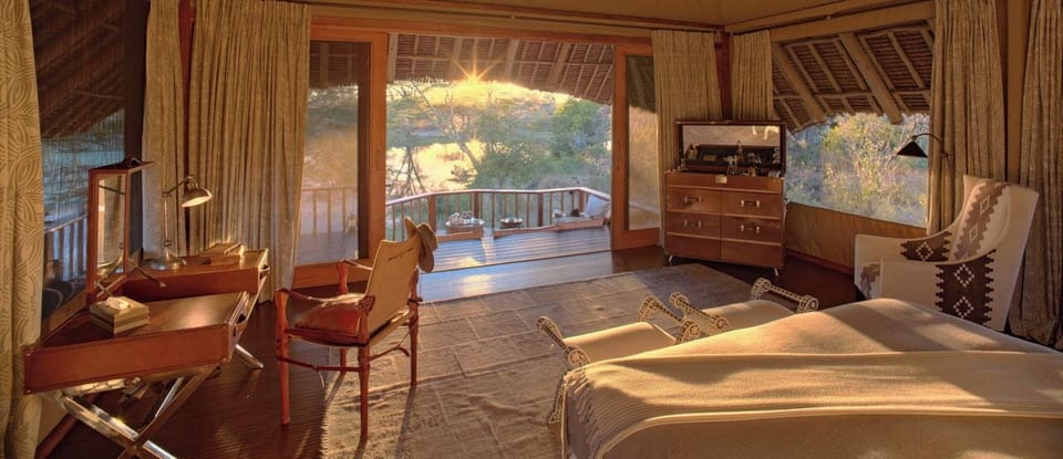 Premium bedding, free minibar, desk, laptop workspace