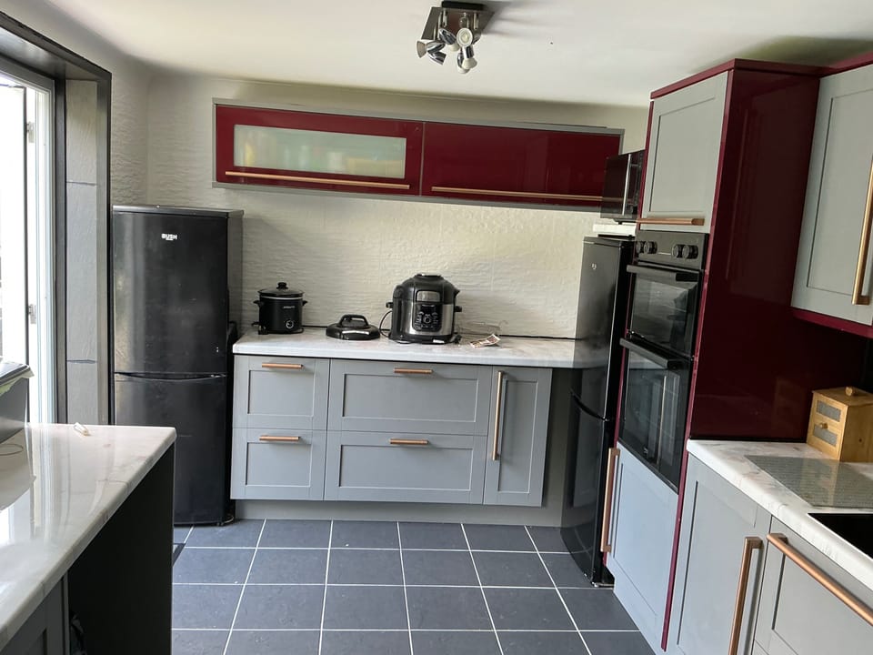 House | Private kitchen | Fridge, microwave, oven, stovetop