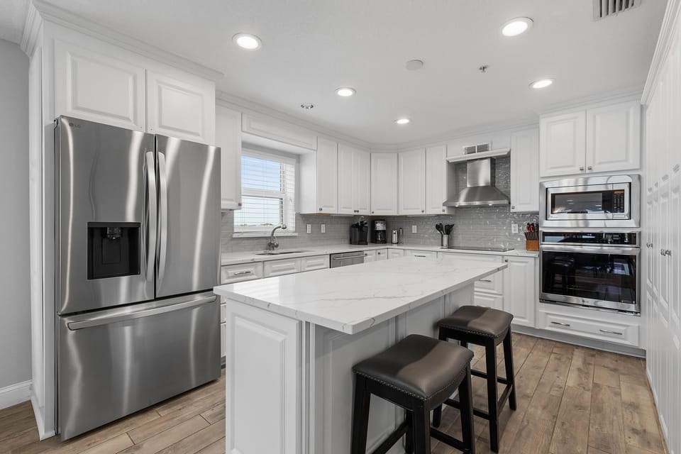 Condo, Multiple Beds (Atlantic Villas 303) | Private kitchen | Oven, toaster