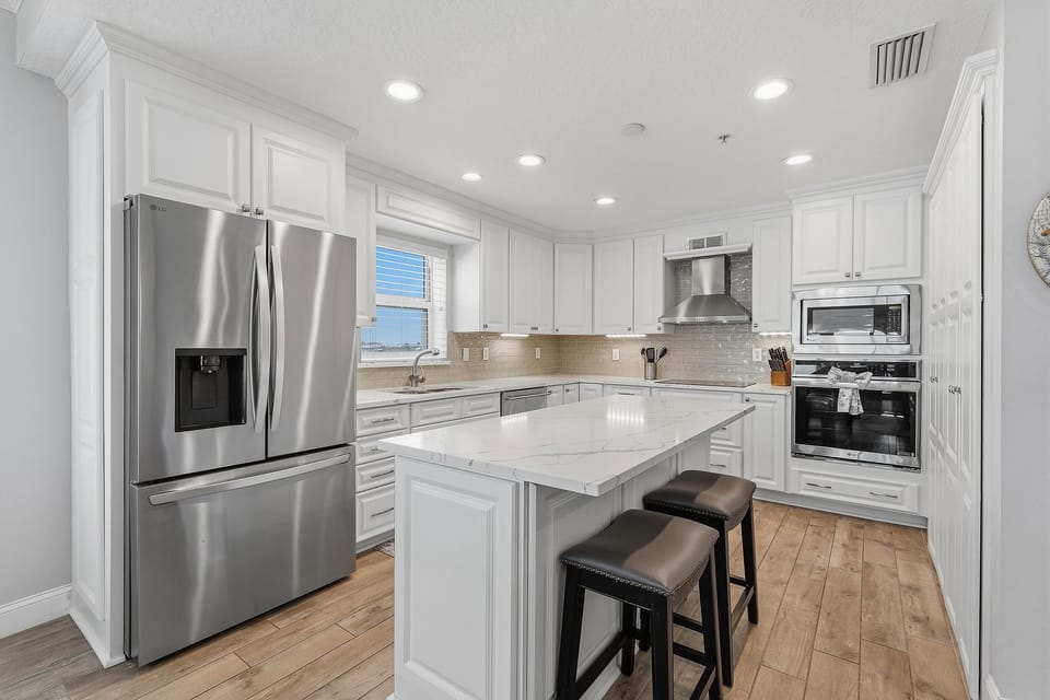 Condo, Multiple Beds (Atlantic Villas 303) | Private kitchen | Oven, toaster