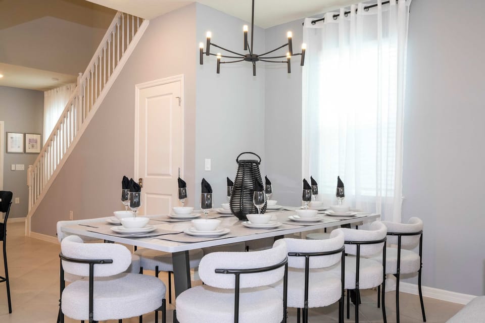 House | 7 bedrooms, desk, high-speed internet