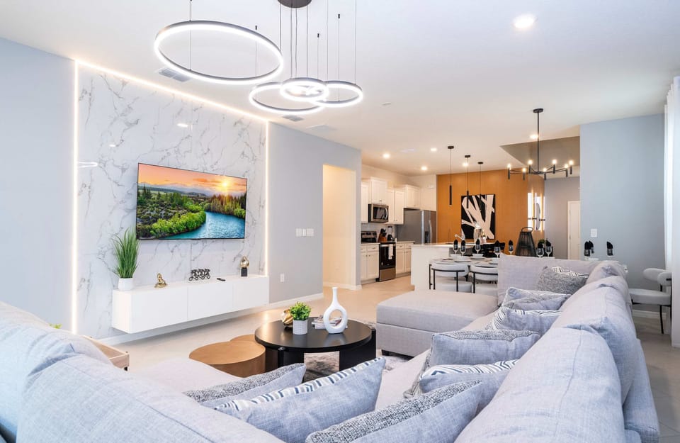 House | 7 bedrooms, desk, high-speed internet