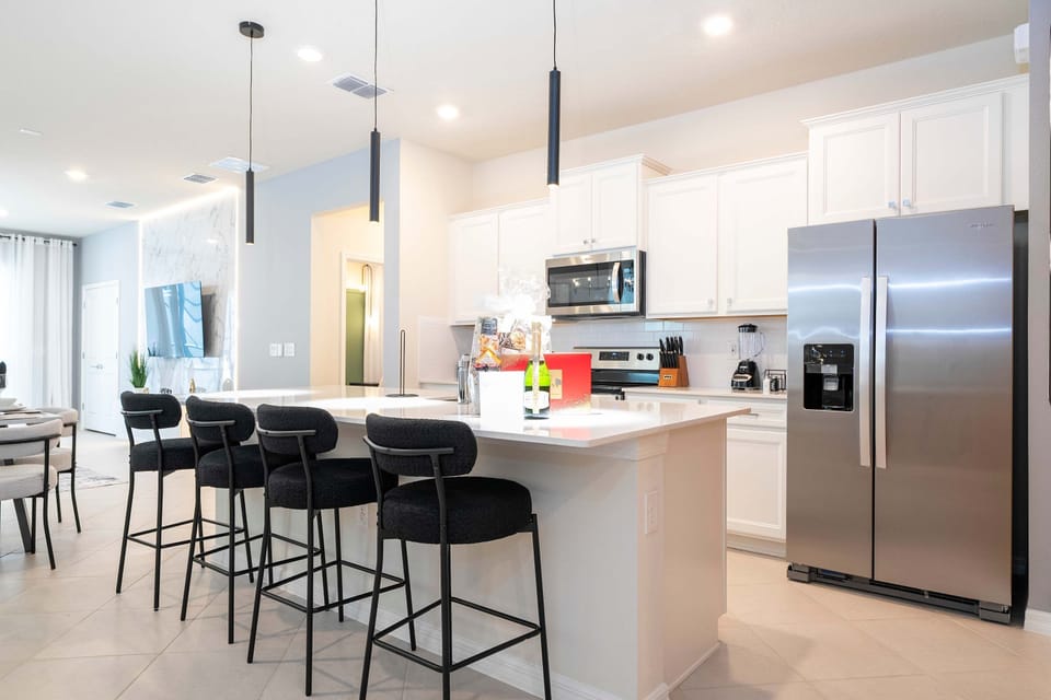 House | 7 bedrooms, desk, high-speed internet
