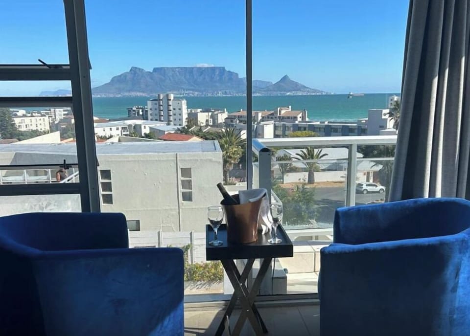 Family Suite, Balcony, Sea View | Living area