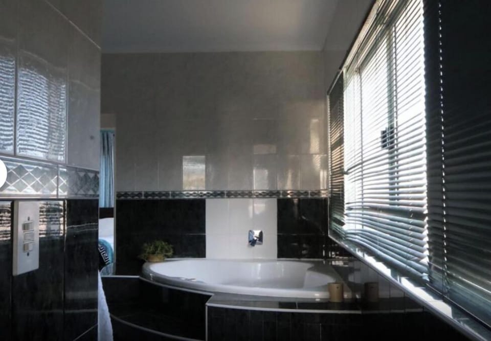 Imany Guesthouse Bed and Breakfast in Cape Town