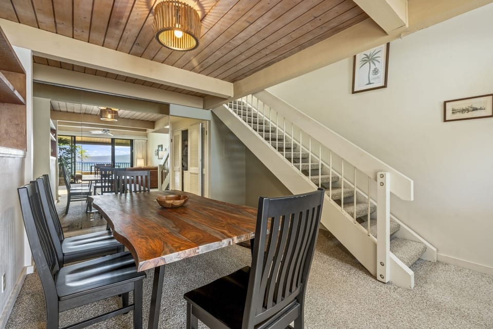 Condo, 2 Bedrooms | Dining