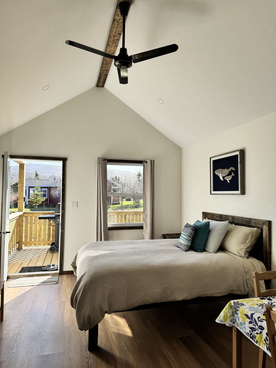 Deluxe House, Accessible, Private Bathroom (Chalet 11) | Interior
