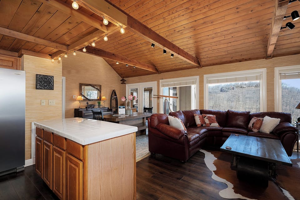 Big Sky - Open Concept Living Area