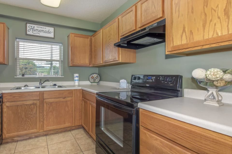 Two Bedroom Pigeon Forge Vacation Condo Rental Cedar Lodge 102 n