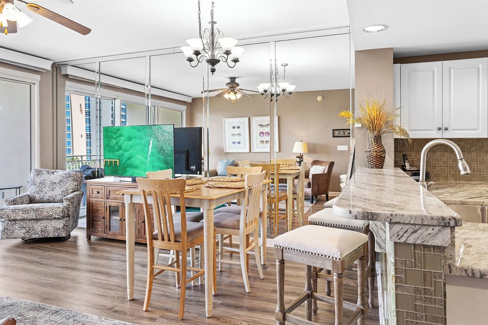 Sterling Shores 415 Dining