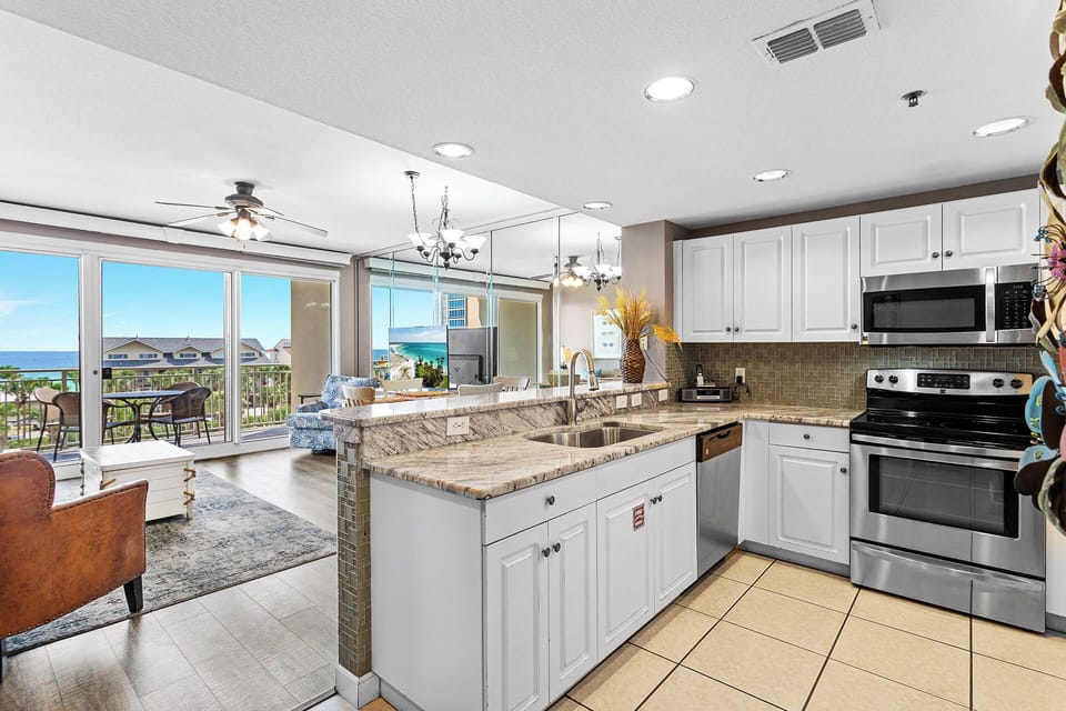 Sterling Shores 415 Kitchen Alt