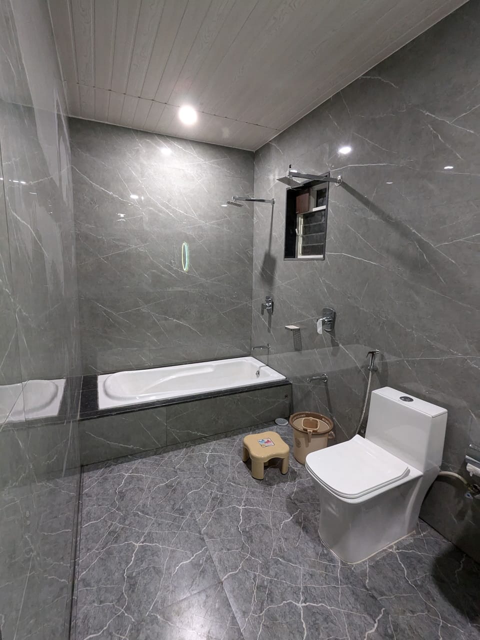 Deluxe Room, Mountain View | Bathroom | Shower, towels, soap, shampoo
