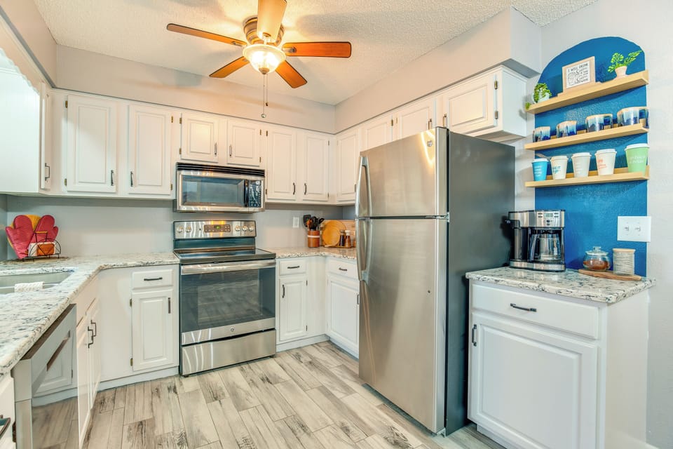 Kitchen | Drip/Pod Coffee Maker | Toaster | Dishwasher