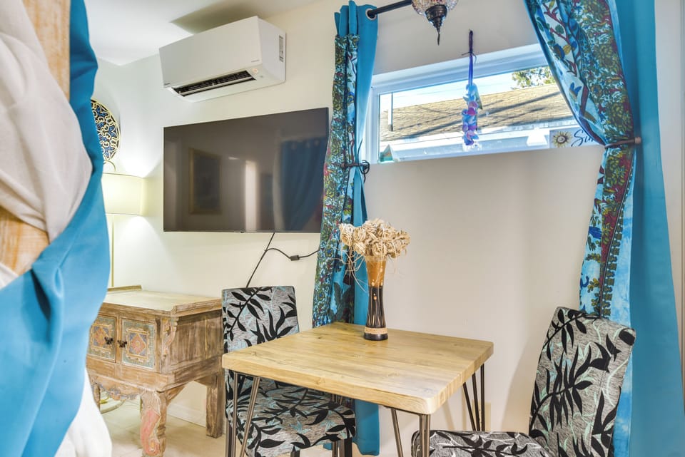 Dining Area | Dishware & Flatware