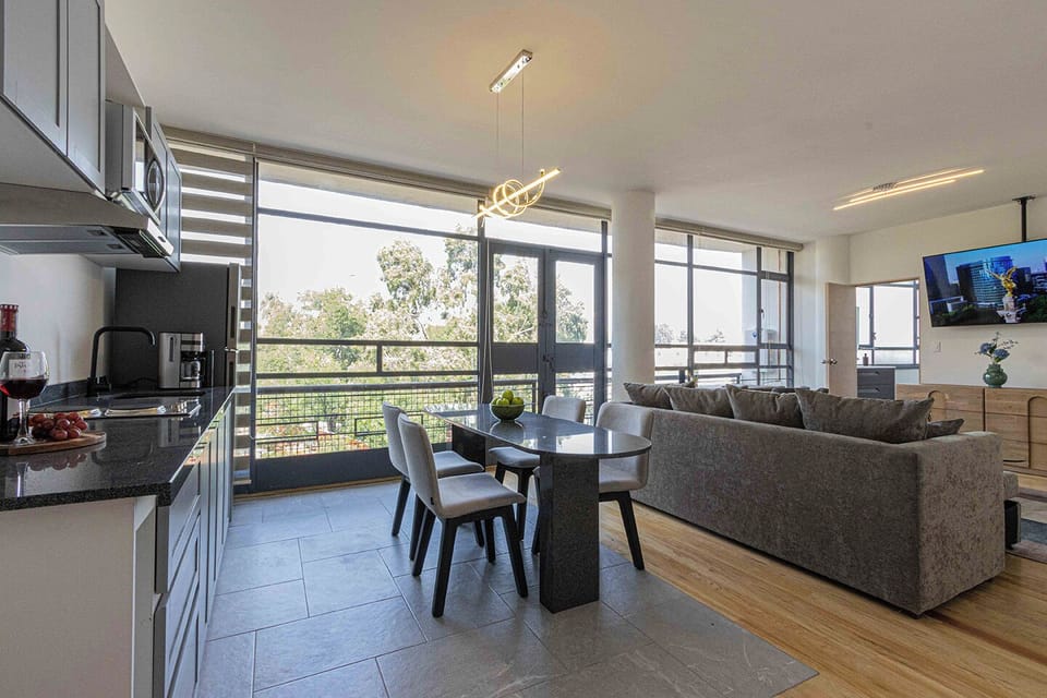 Comfort Apartment, 1 Bedroom, Balcony, City View | Dining room