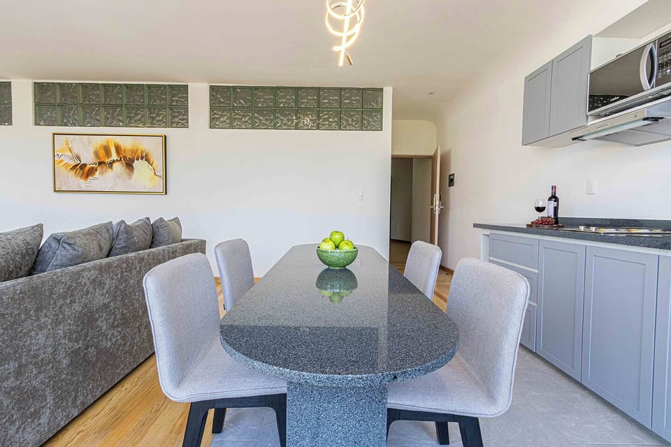 Comfort Apartment, 1 Bedroom, Balcony, City View | Dining room