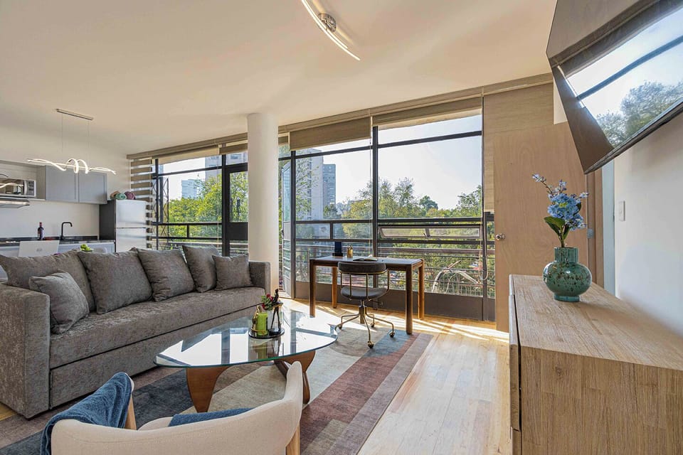 Comfort Apartment, 1 Bedroom, Balcony, City View | Living area