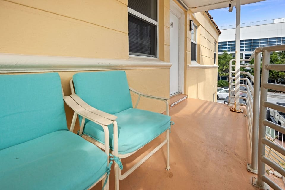 Outdoor corridor sitting