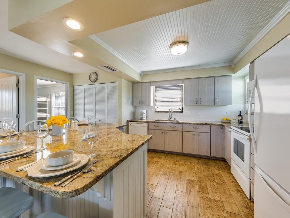 House, Multiple Beds (Island Charm) | Private kitchen | Toaster