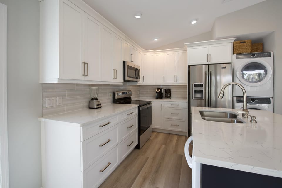 House, Multiple Beds (Hidden Treasure) | Private kitchen | Oven, toaster