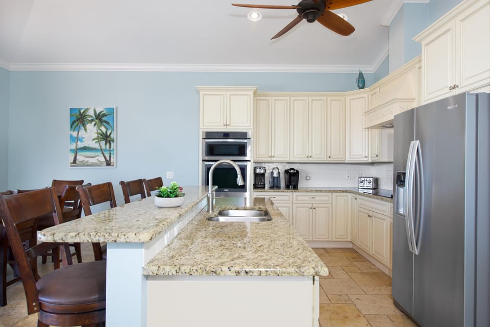House, Multiple Beds (Blue Horizon) | Private kitchen | Oven, toaster