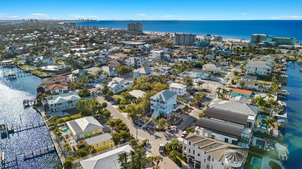 House, Multiple Beds (Blue Horizon) | Aerial view
