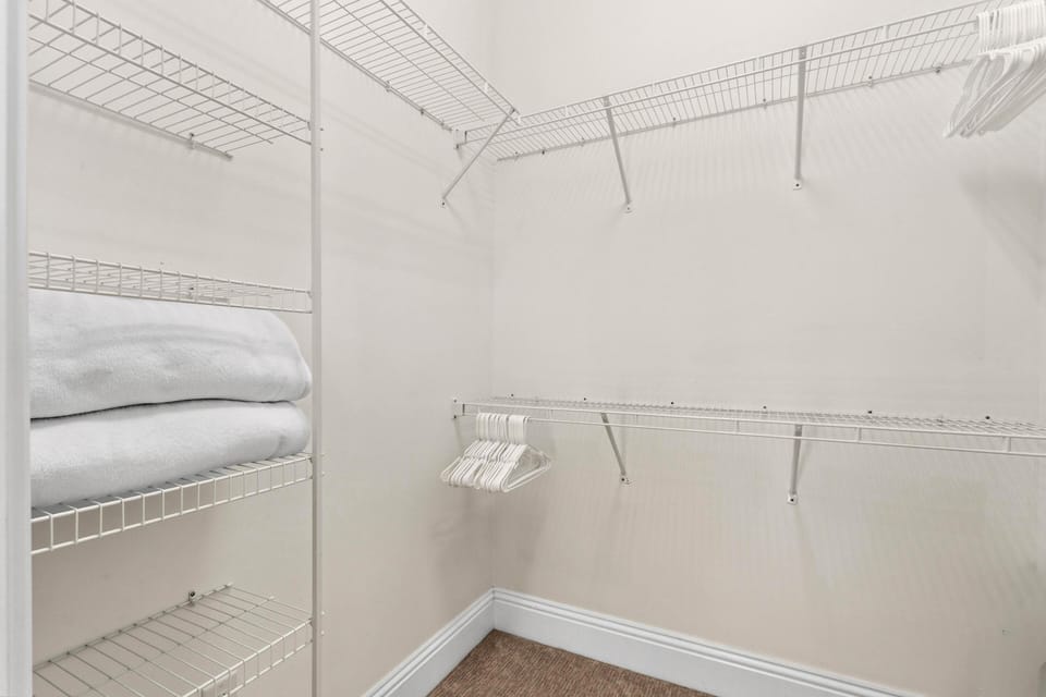 House, Multiple Beds (Sandy Getaway) | Interior