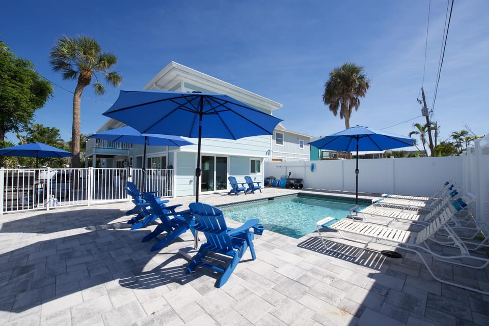 House, Multiple Beds (Big Blue Beach House) | Pool