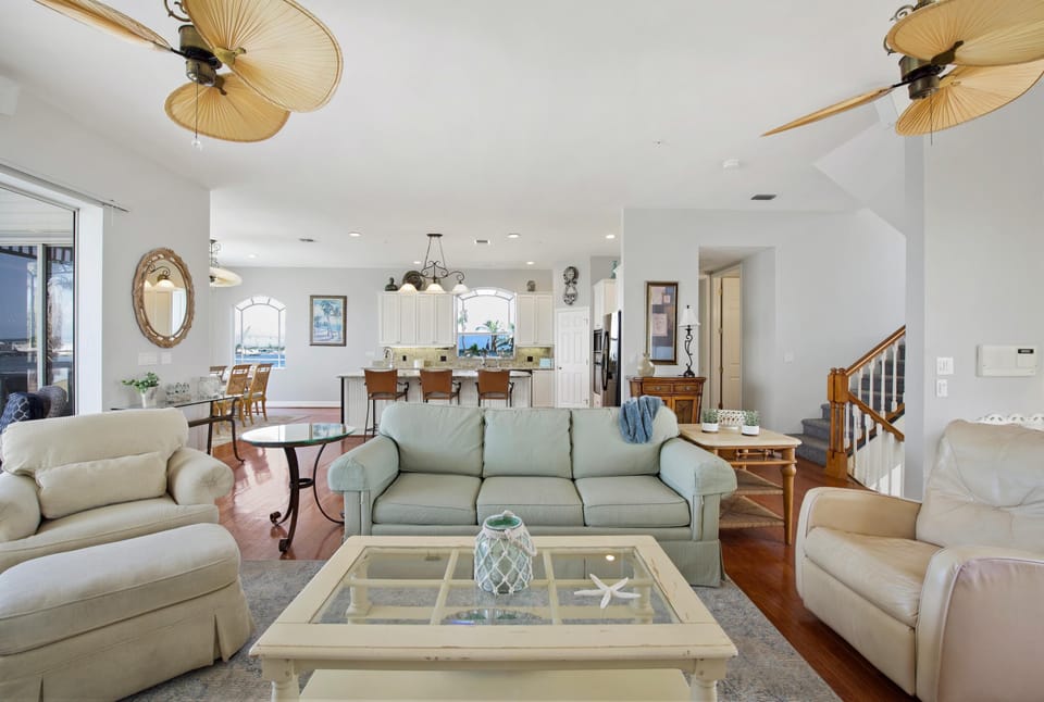 House, Multiple Beds (Dock Holiday) | Living area