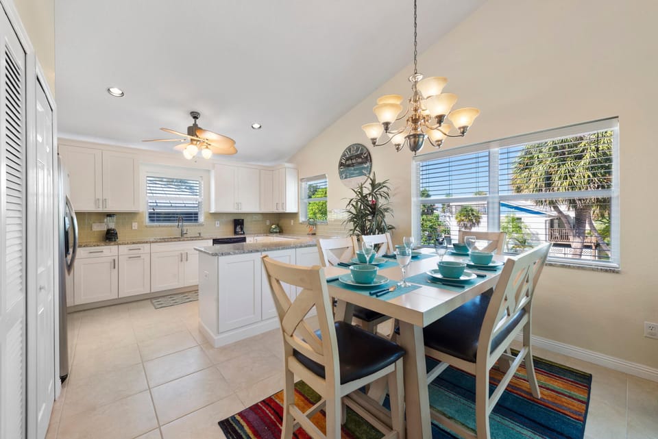 House, 1 King Bed with Sofa bed (Dolphin Dream) | Private kitchen | Oven, toaster