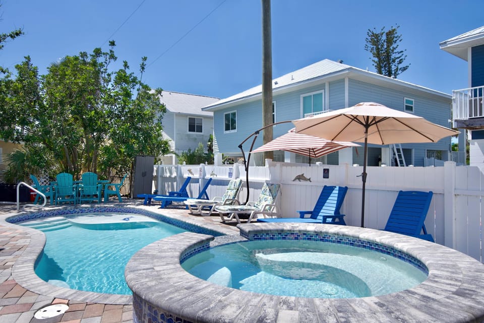 House, 1 Queen Bed with Sofa bed (MT Sandy Haven #3) | Pool
