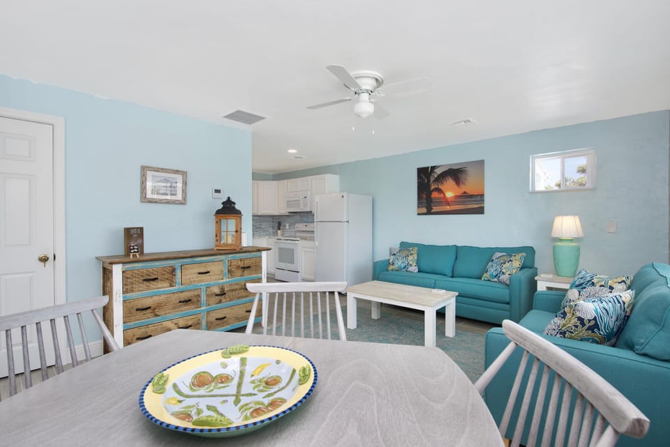 House, 1 Queen Bed with Sofa bed (MT Bikini Bottom #6) | Living area