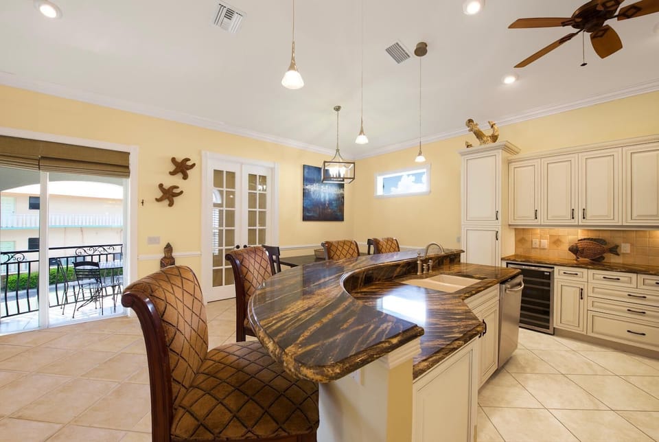 House, Multiple Beds (Casa del Sol Breeze) | Private kitchen | Oven, toaster