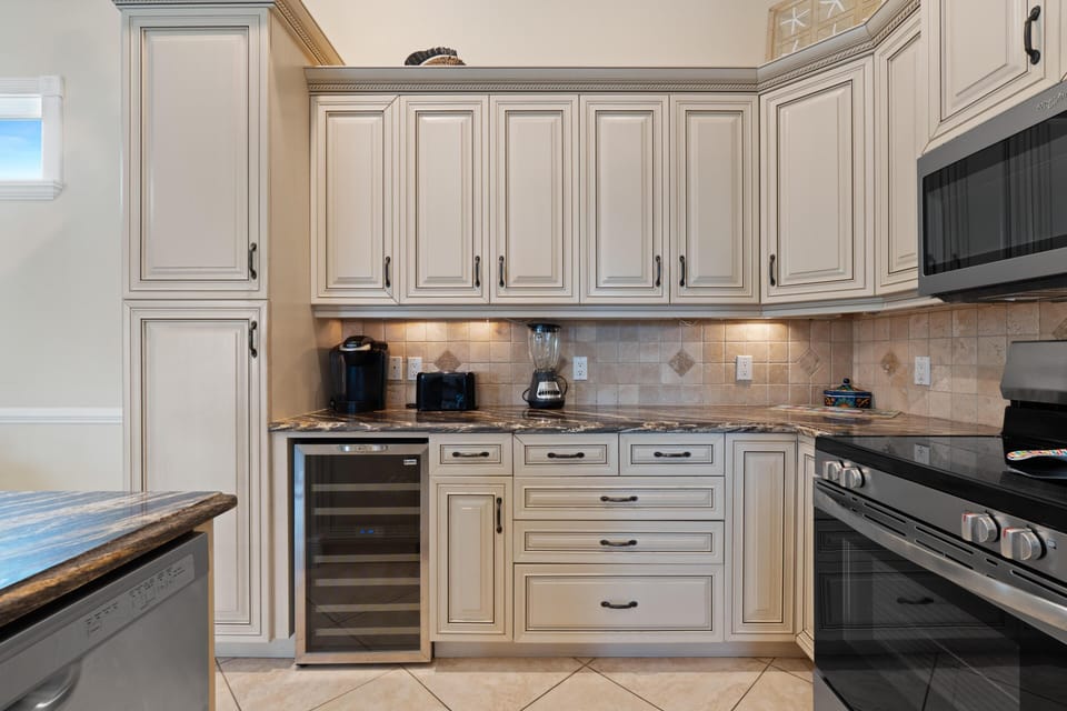 House, Multiple Beds (Casa del Sol Breeze) | Private kitchen | Oven, toaster