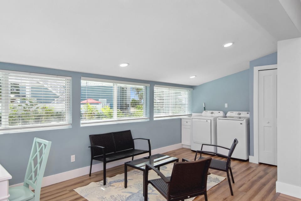 House, Multiple Beds (Blue Lizard) | Interior
