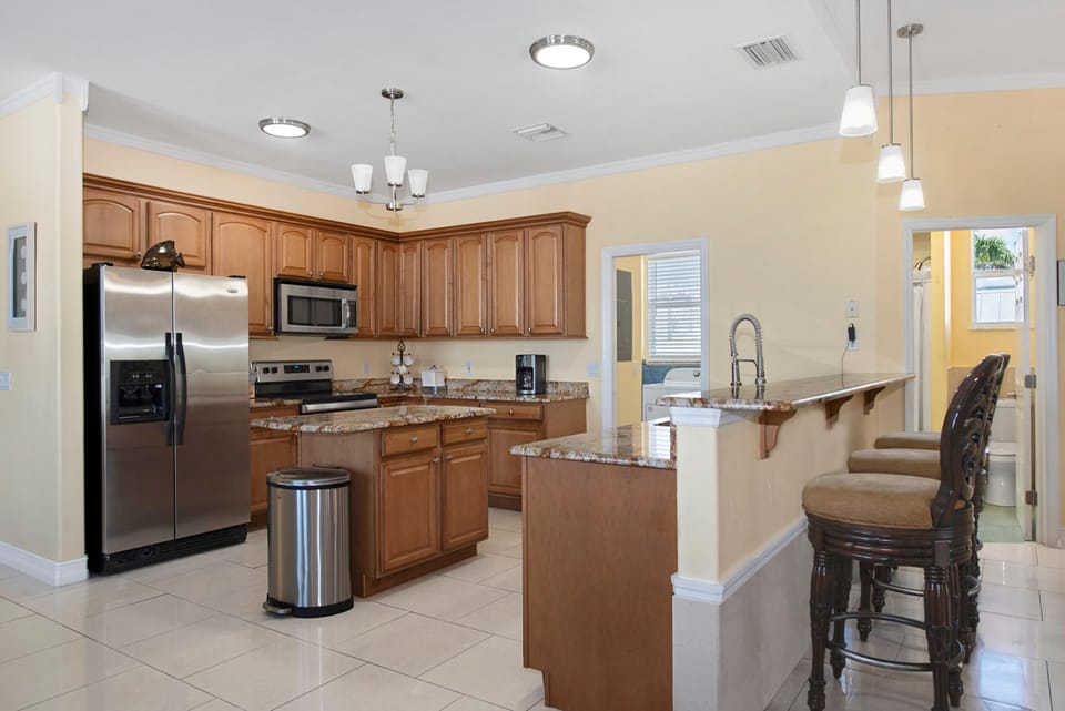 House, Multiple Beds (The Grand Mango) | Private kitchen | Toaster