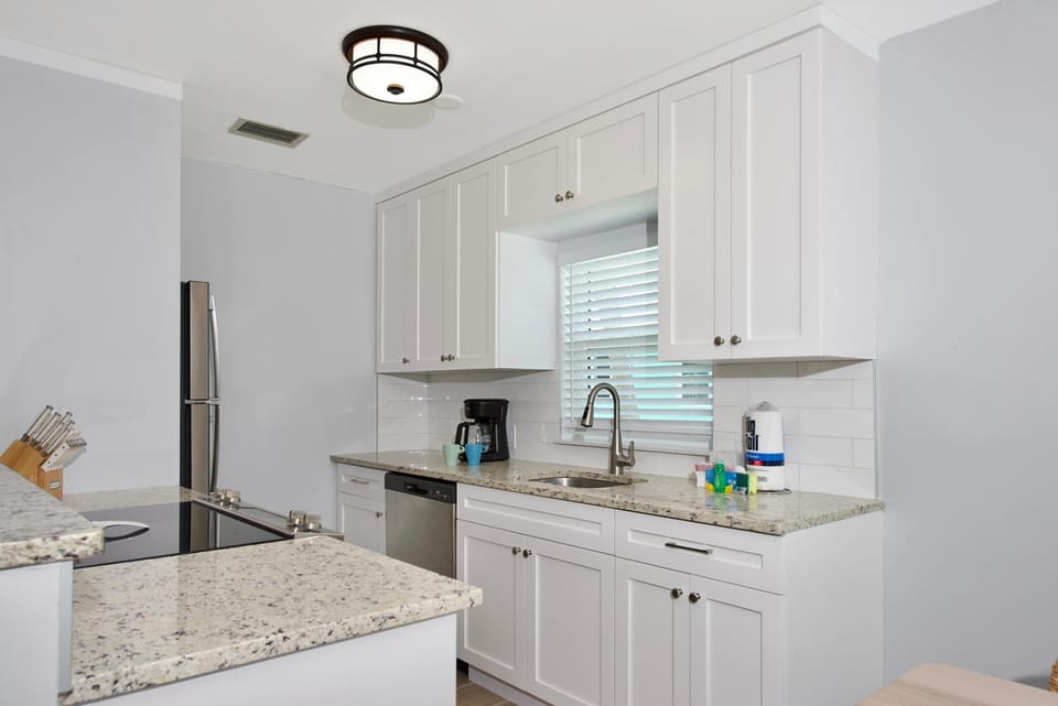 House, 1 King Bed with Sofa bed (Casa Azul A) | Private kitchen | Oven, toaster