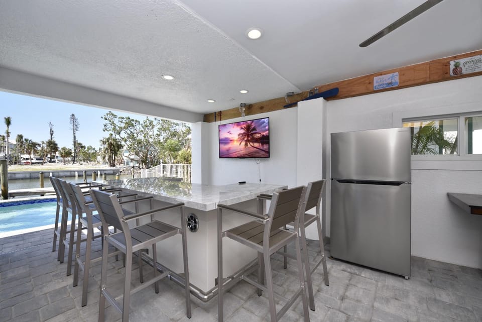 House, Multiple Beds (Sunsational Sunsets) | Dining