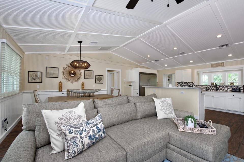House, Multiple Beds (Shell Bound) | Living area
