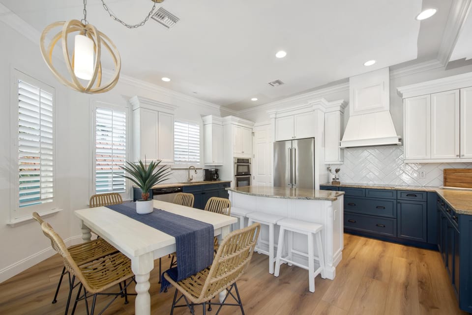 House, Multiple Beds (Blue View) | Dining