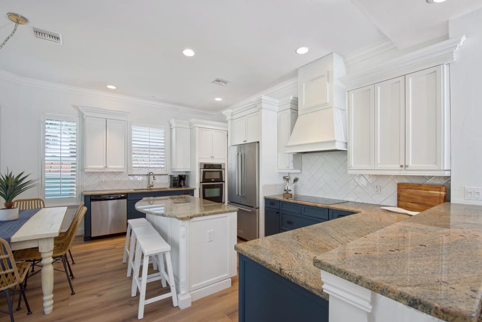 House, Multiple Beds (Blue View) | Private kitchen | Oven, toaster