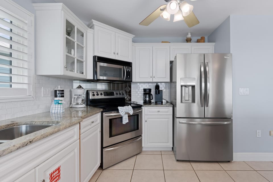 House, Multiple Beds (Estero Bay Sunrise) | Private kitchen | Oven, toaster