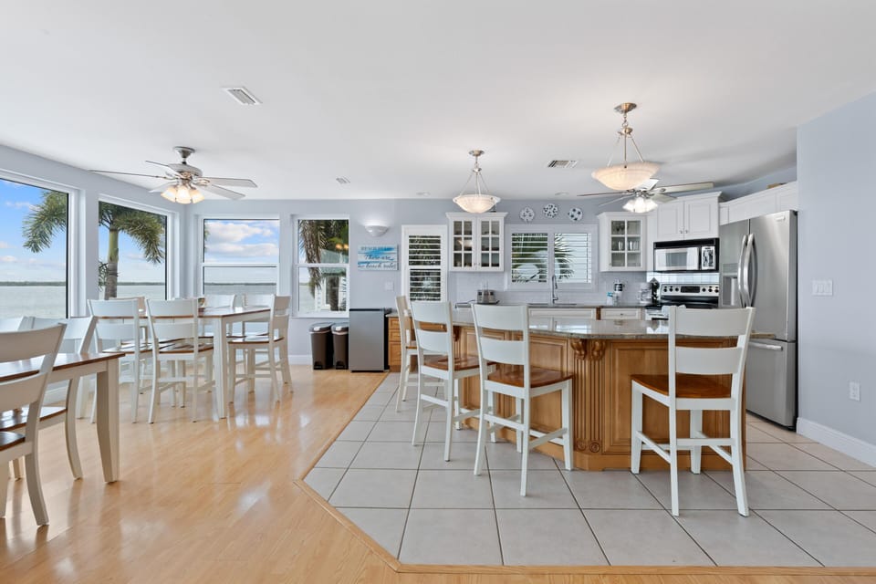 House, Multiple Beds (Estero Bay Sunrise) | Dining