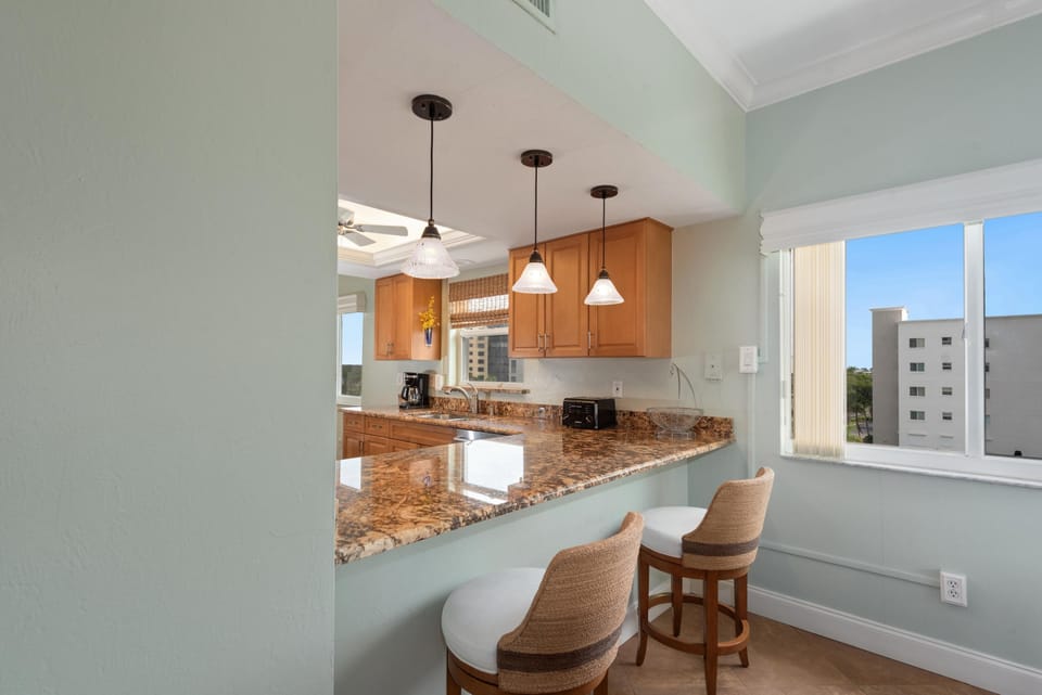 Condo, Multiple Beds (Casa Marina II-431) | Private kitchen | Oven, toaster