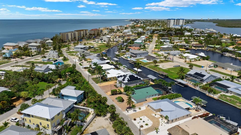 House, Multiple Beds (The Pink Lily) | Aerial view