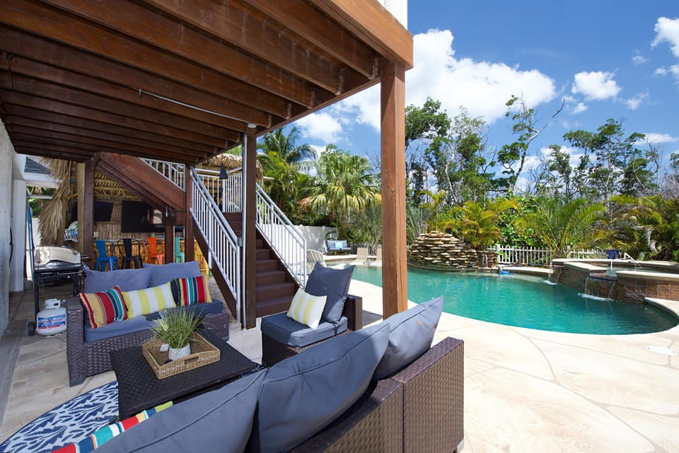 House, Multiple Beds (Hawkaritaville) | Pool