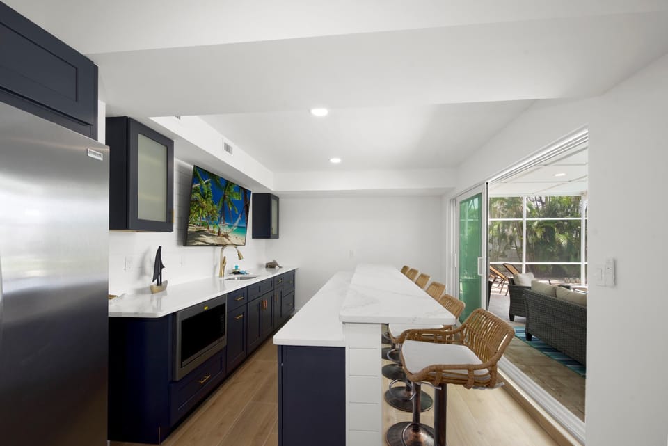 House, Multiple Beds (Gone Coastal) | Interior
