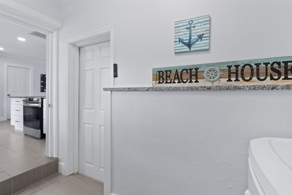 House, Multiple Beds (Ocean Breeze) | Interior