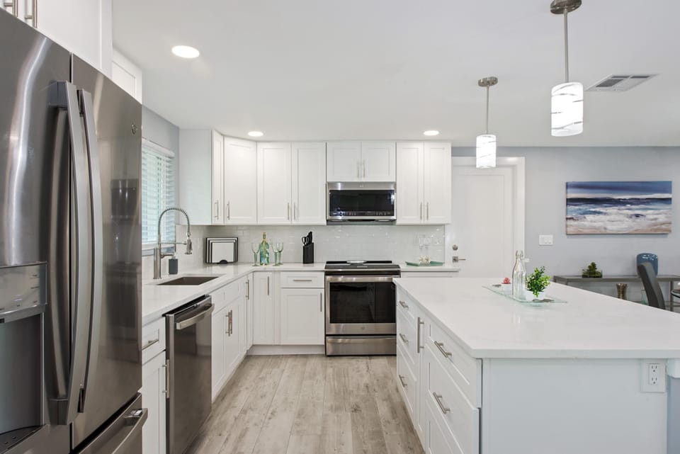 House, Multiple Beds (Palmview Paradise) | Private kitchen | Oven, toaster
