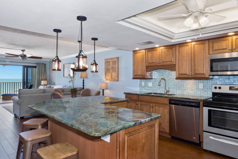 Condo, Multiple Beds (Pelican Watch #502) | Private kitchen | Oven, toaster